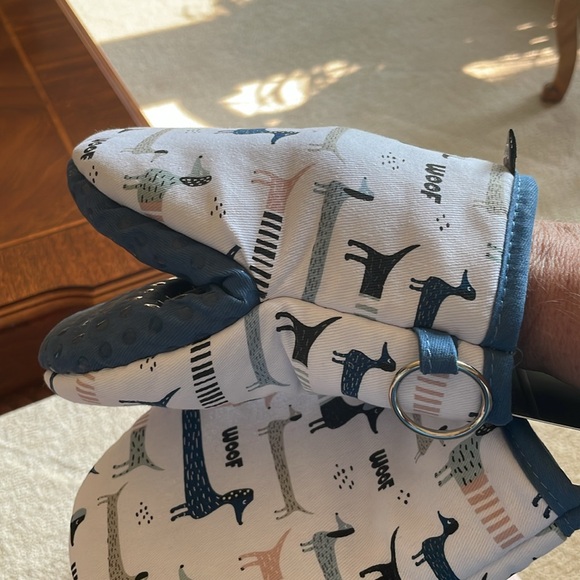 Dachshund themed set of two dachshund themed silicone mini ov… - Picture 3 of 7